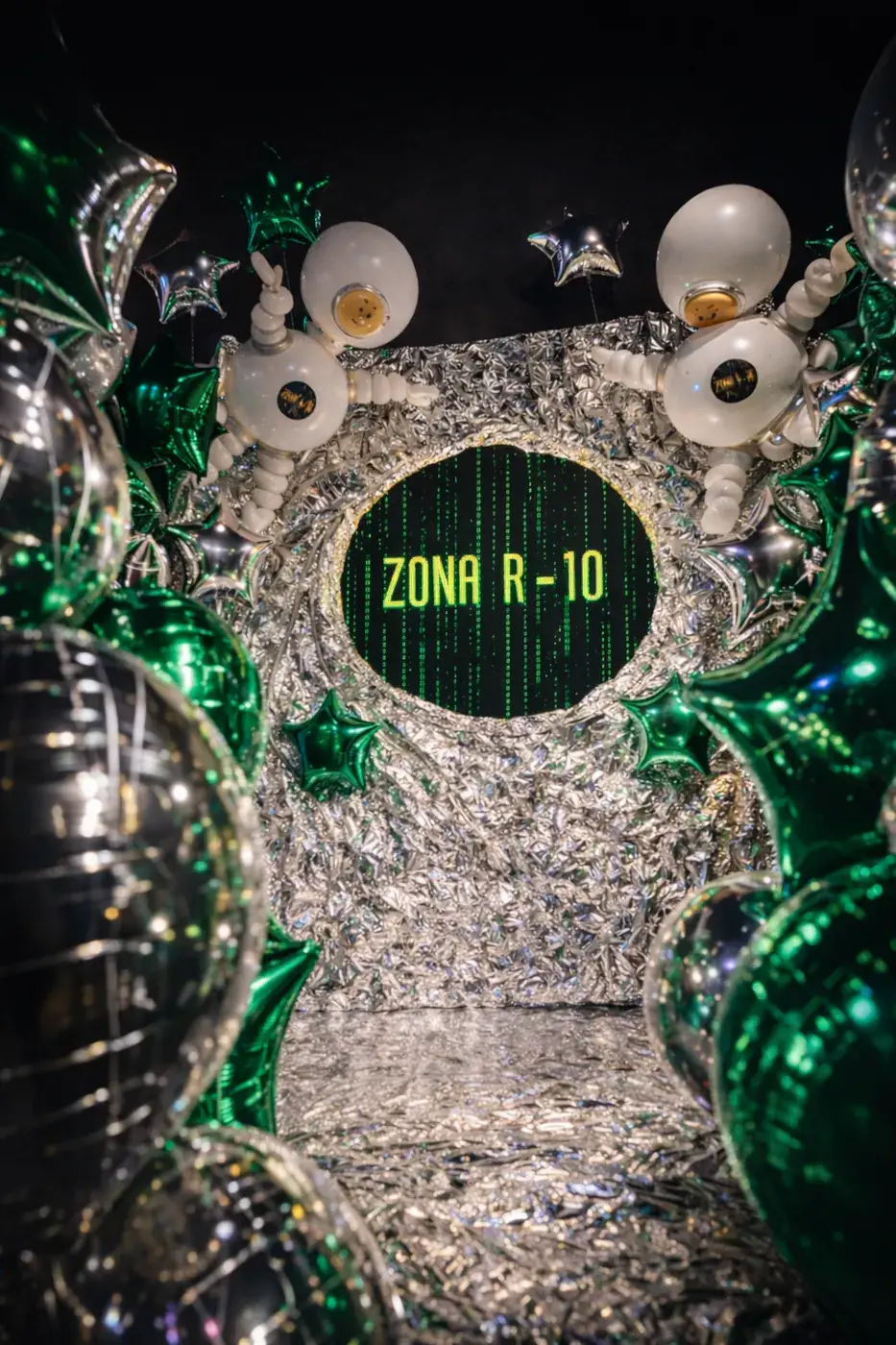 Фотозона Zona R-10 в стиле Матрицы